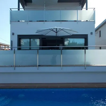 Villa Moderna Con Piscina Individual Cambrils
