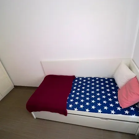 Moderna Con Piscina Individual *