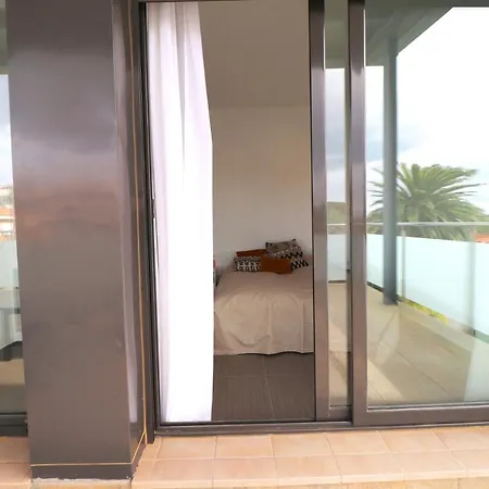 Moderna Con Piscina Individual Villa