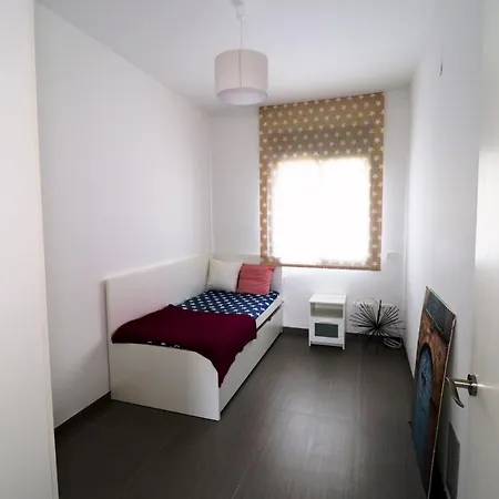 Moderna Con Piscina Individual * Cambrils
