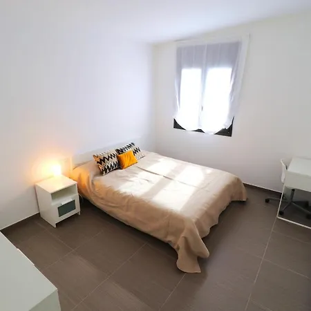 Moderna Con Piscina Individual *