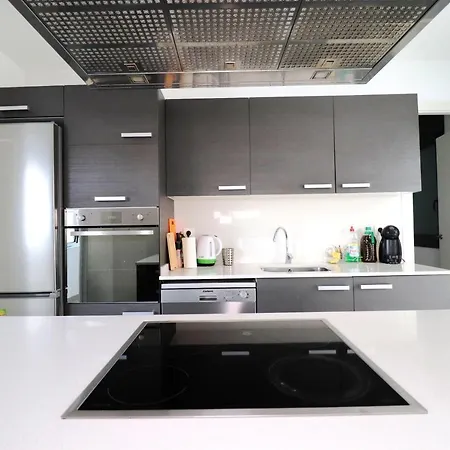 Moderna Con Piscina Individual Cambrils
