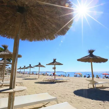 Moderna Con Piscina Individual * Cambrils